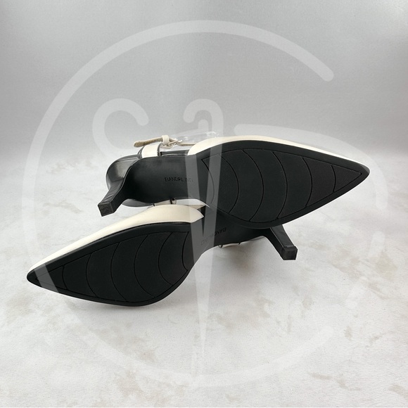 W 9.5M Bandolino Strappy Heels - Picture 2 of 10